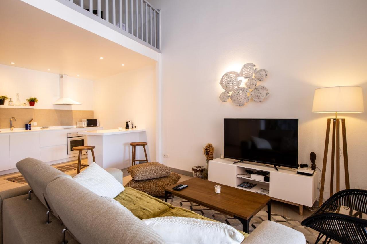 Stunning New Apartment With View Of Orient Bay Quarter of Orleans Exterior photo