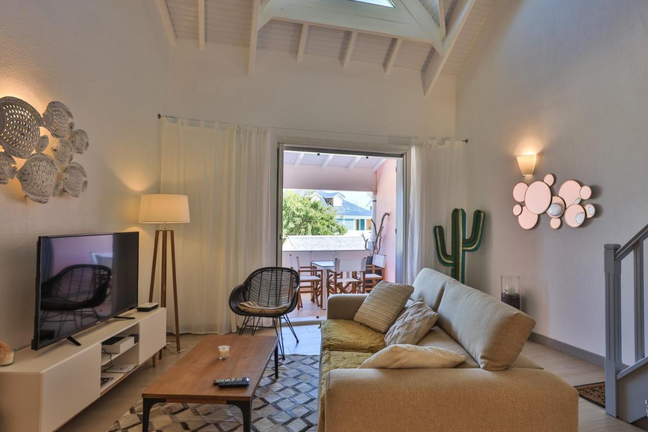 Stunning New Apartment With View Of Orient Bay Quarter of Orleans Exterior photo